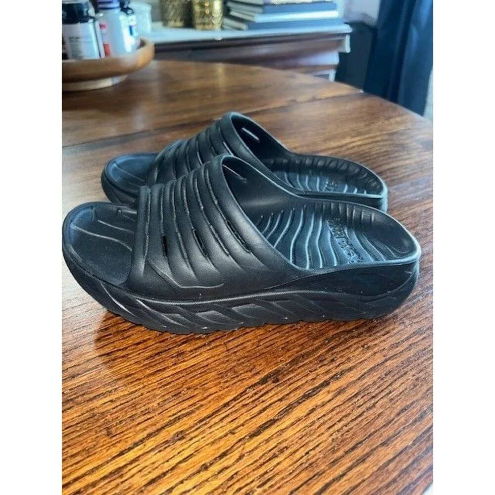 Hoka One One Recovery slide sandals US Mn’s 7 Wm’s 9 black
